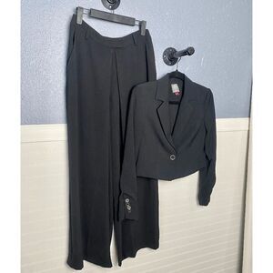 Vince Camuto Women’s Suit Set Cropped Blazer Jacket And Work Pants Black